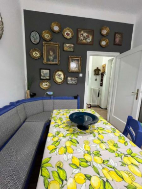 Apartment V